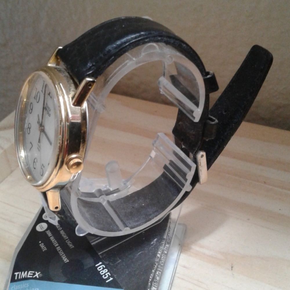 Timex Indiglo - Picture 2 of 3